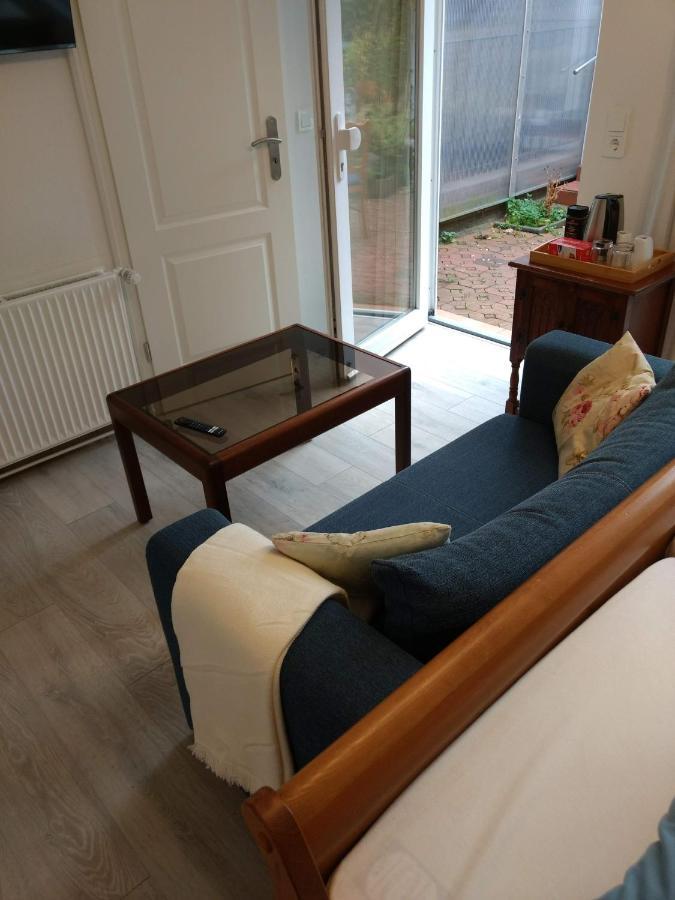 Ruhige, Gemuetliche 1-Zimmer Gartenwohnung Fuer 2 Erwachsene Любек Экстерьер фото